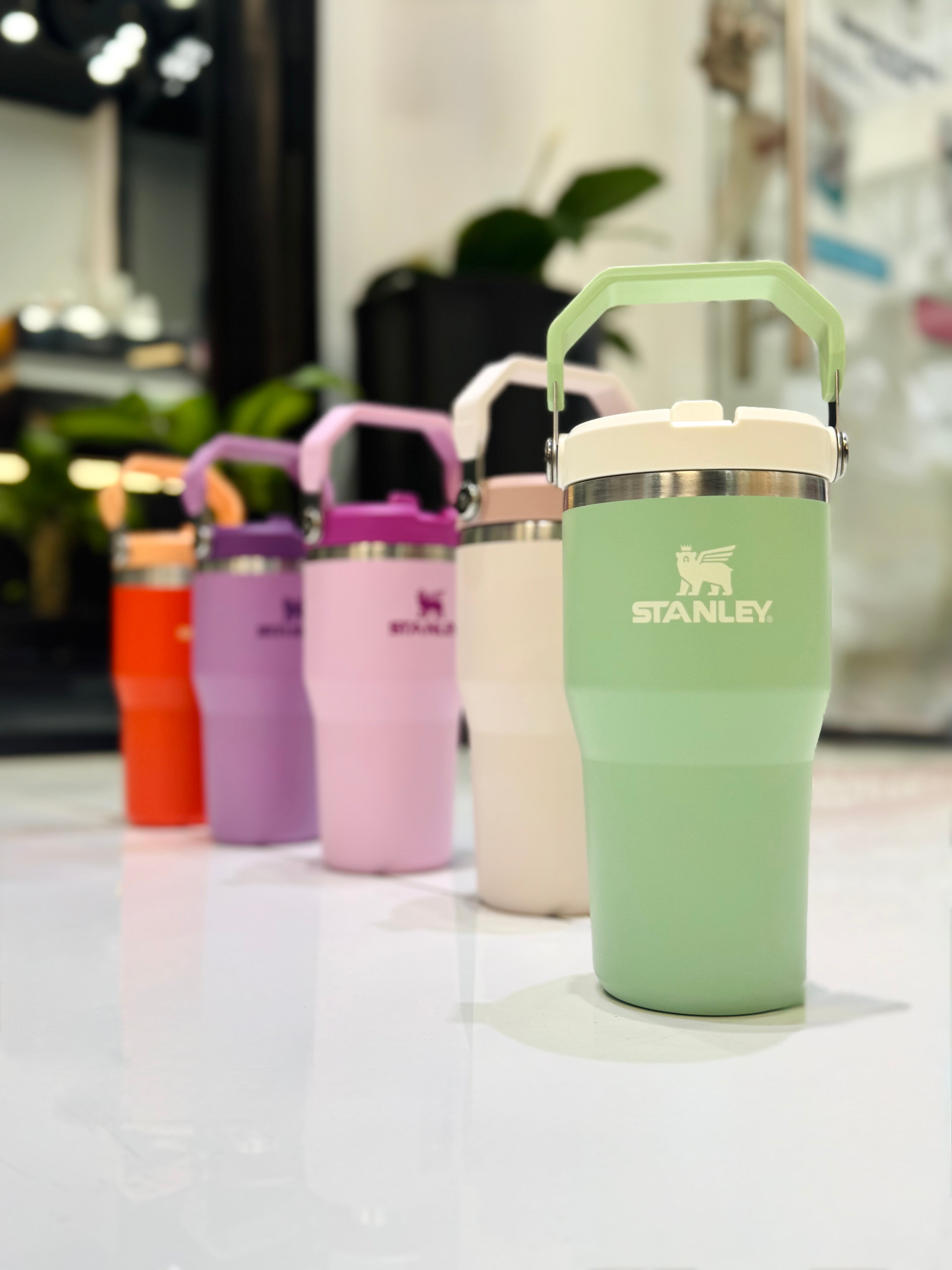 VASO STANLEY FLIP STRAW TUMBLER 591ML