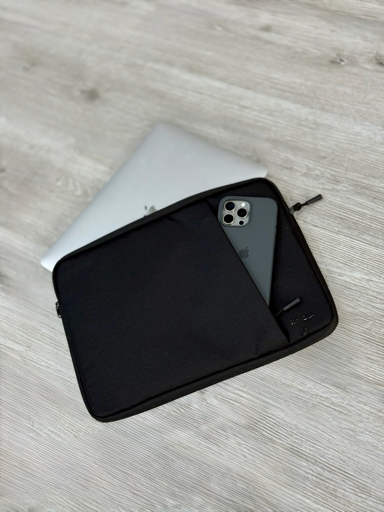 FUNDA NOTEBOOK SOUL FOLDER NEGRA