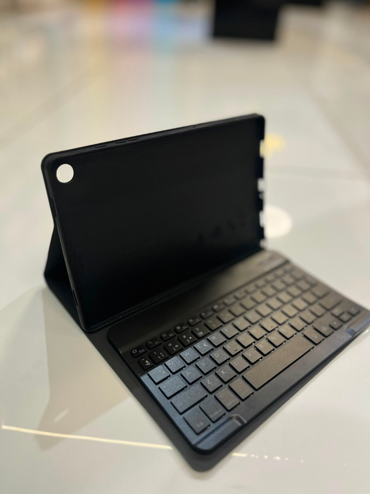 FUNDA CON TECLADO BLUETOOTH SAM A9+