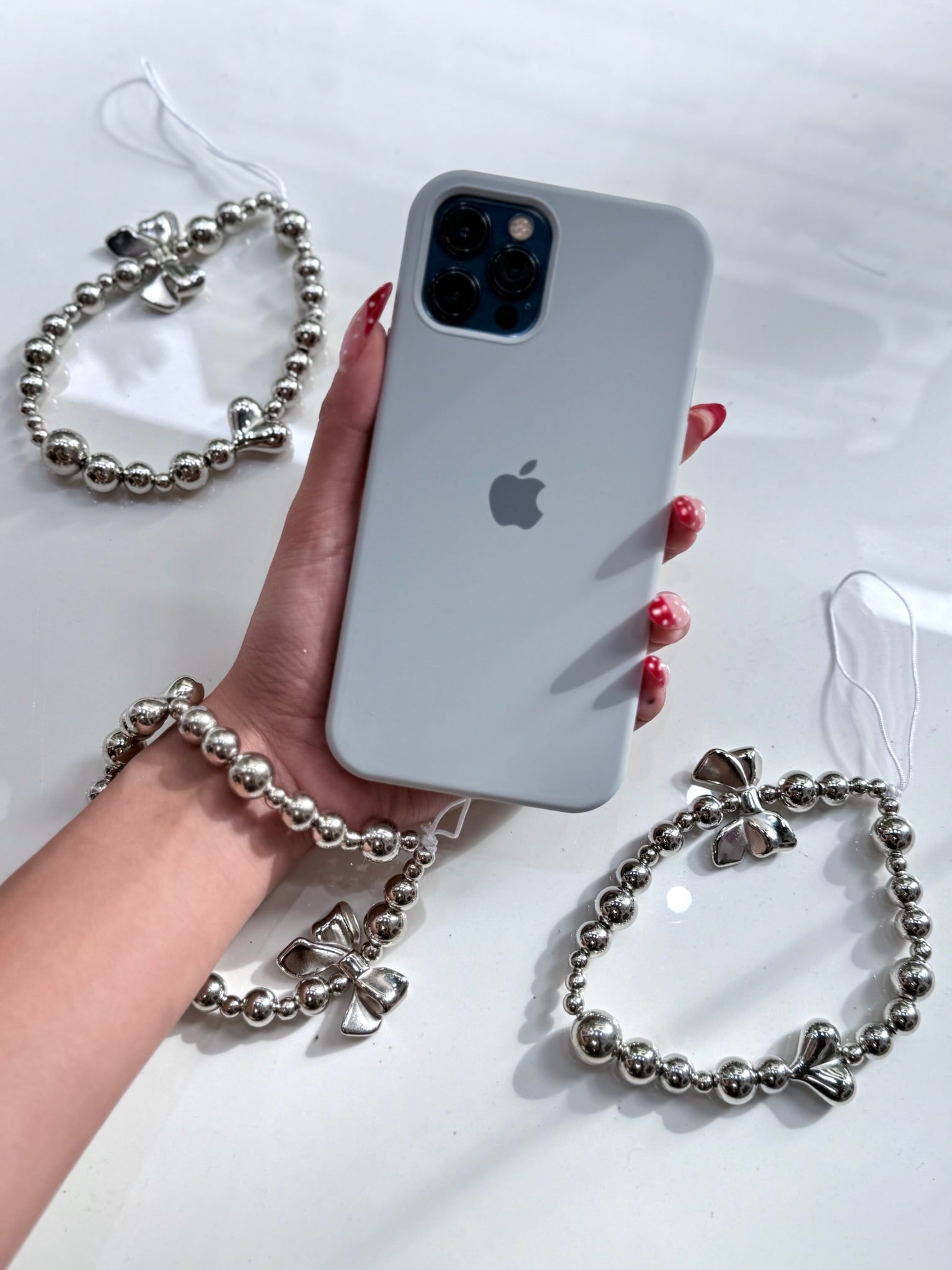 COLGANTE Y PULSERA PARA CELULAR