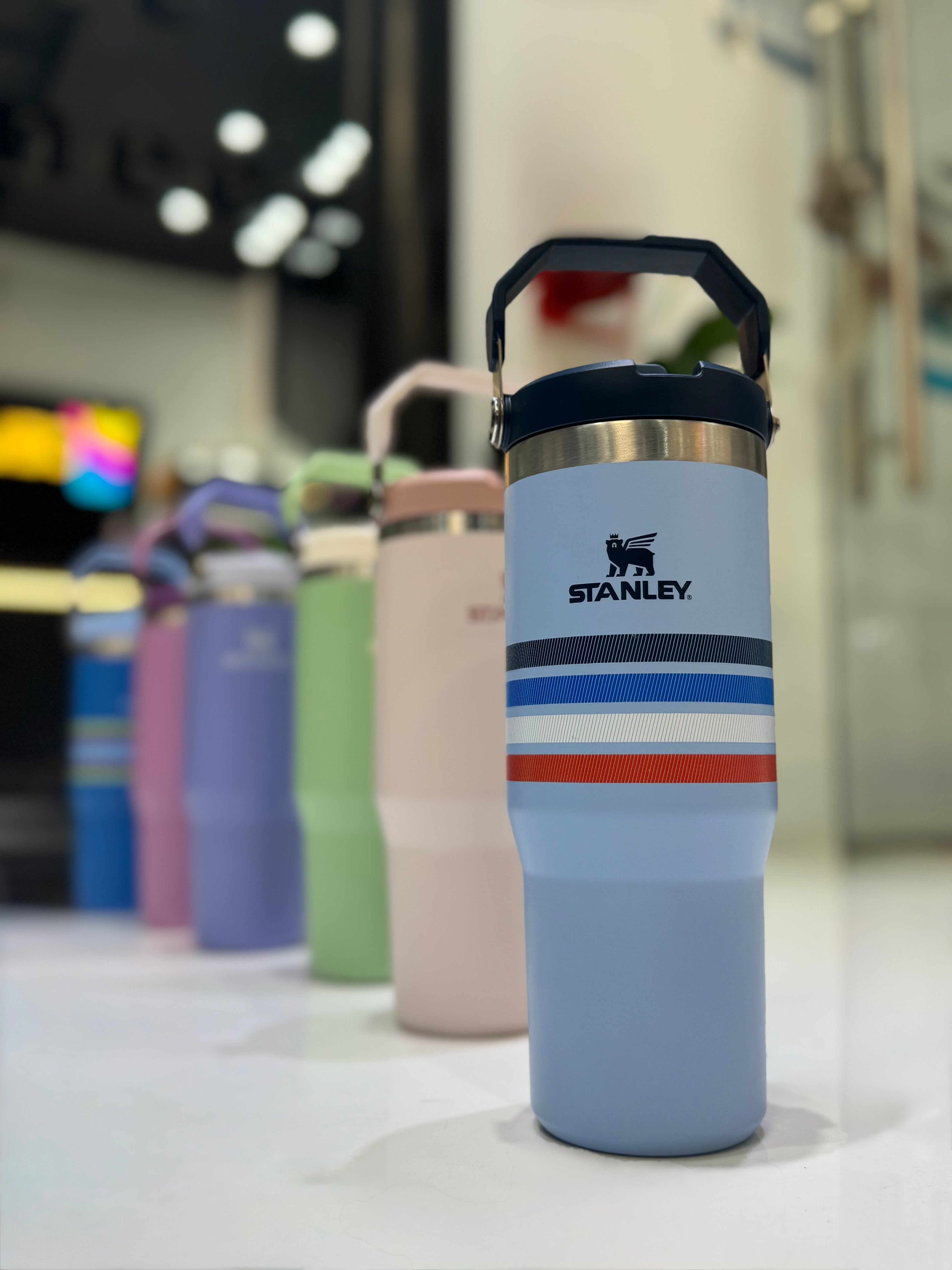 VASO STANLEY FLIP STRAW TUMBLER 0.88L