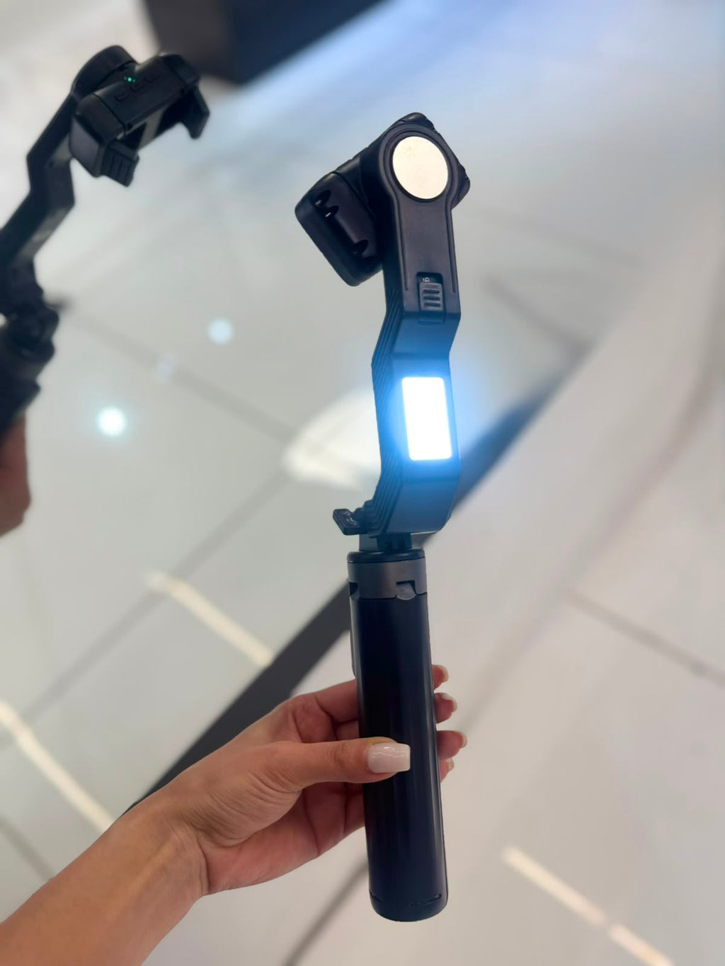 Estabilizador Gimbal CLD Q31 con Luz LED