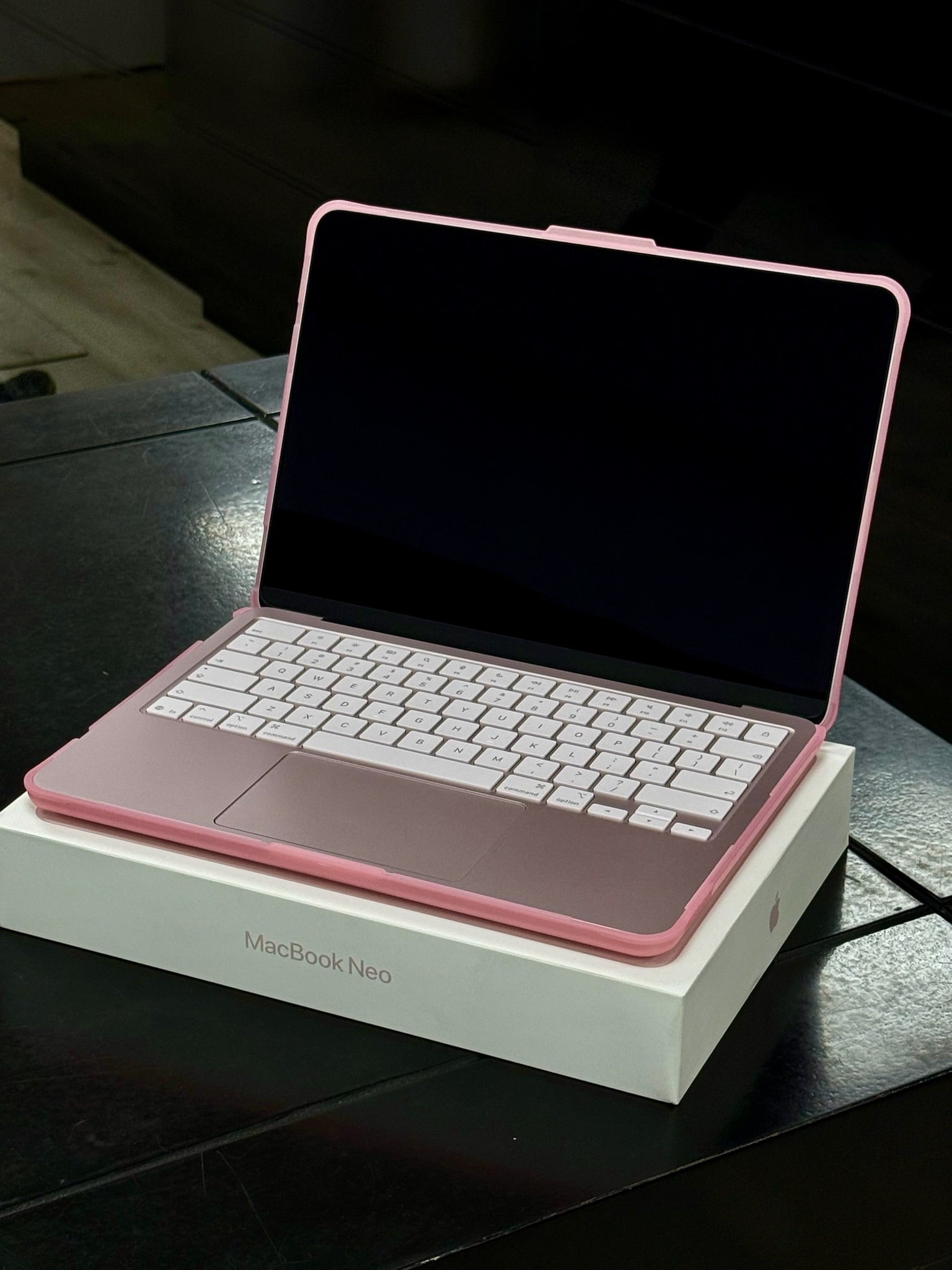 FUNDA MACBOOK NEO 13"