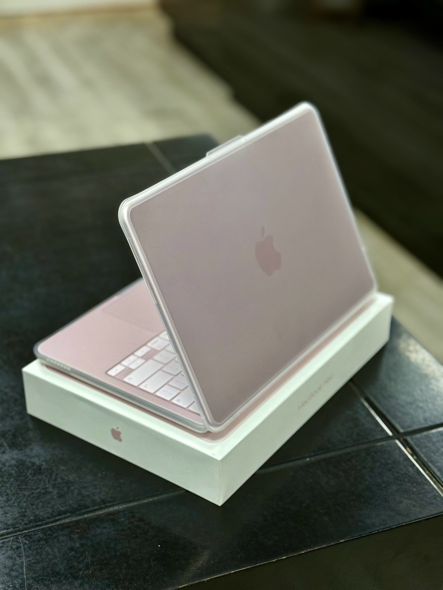 FUNDA MACBOOK NEO 13"