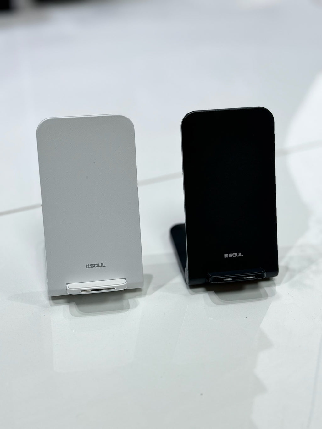 BASE DE CARGA SOUL STAND S100 15W