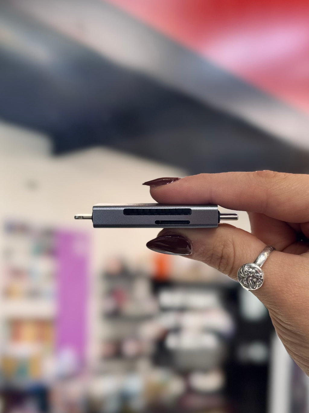Lector de tarjetas FETUZZ con adaptador USB C/Lightning F-L012
