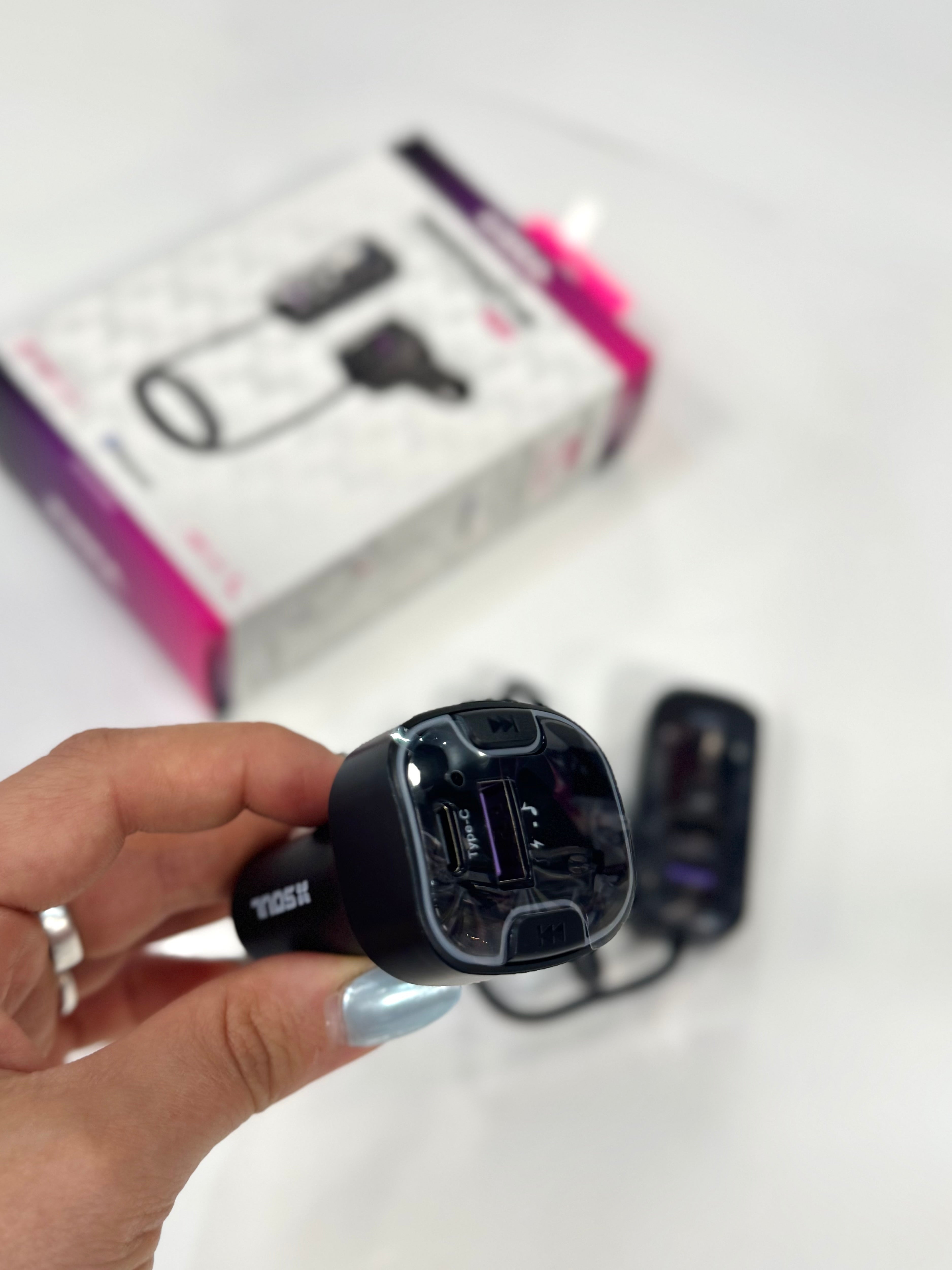 CARGADOR DE AUTO + REPRODUCTOR FM150