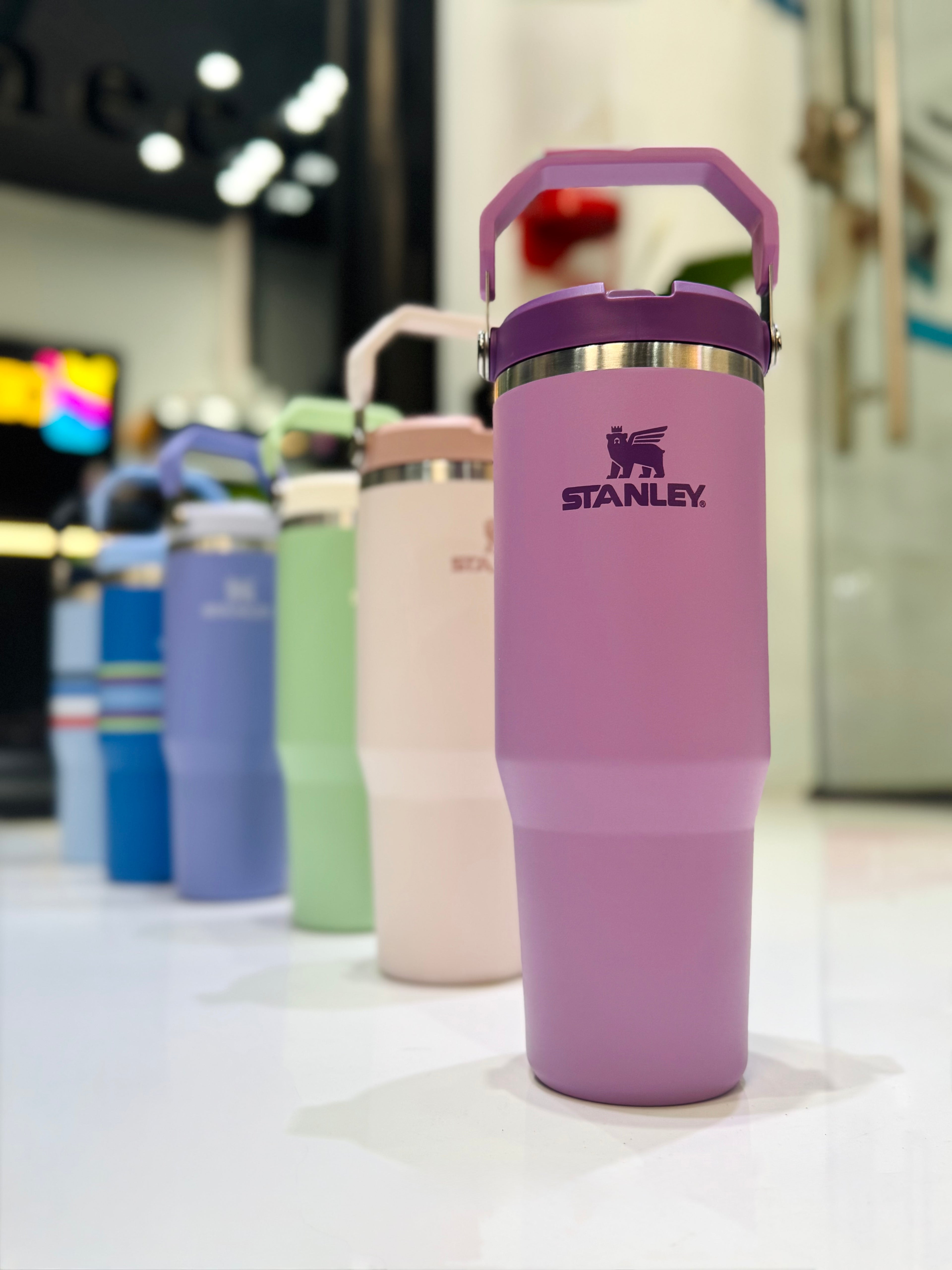 VASO STANLEY FLIP STRAW TUMBLER 0.88L