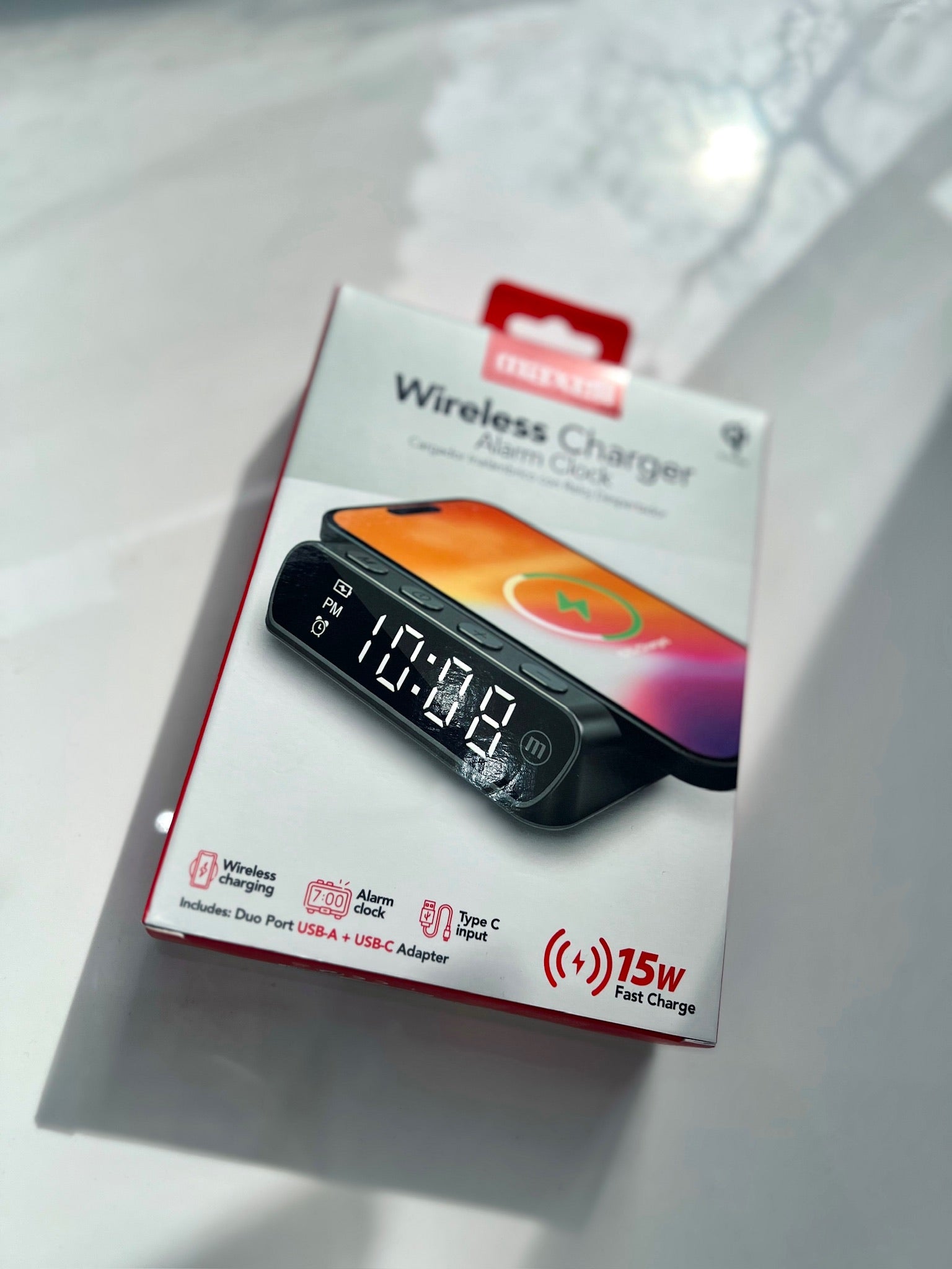 BASE DE CARGA INALÁMBRICA CON RELOJ DESPERTADOR MAXELL