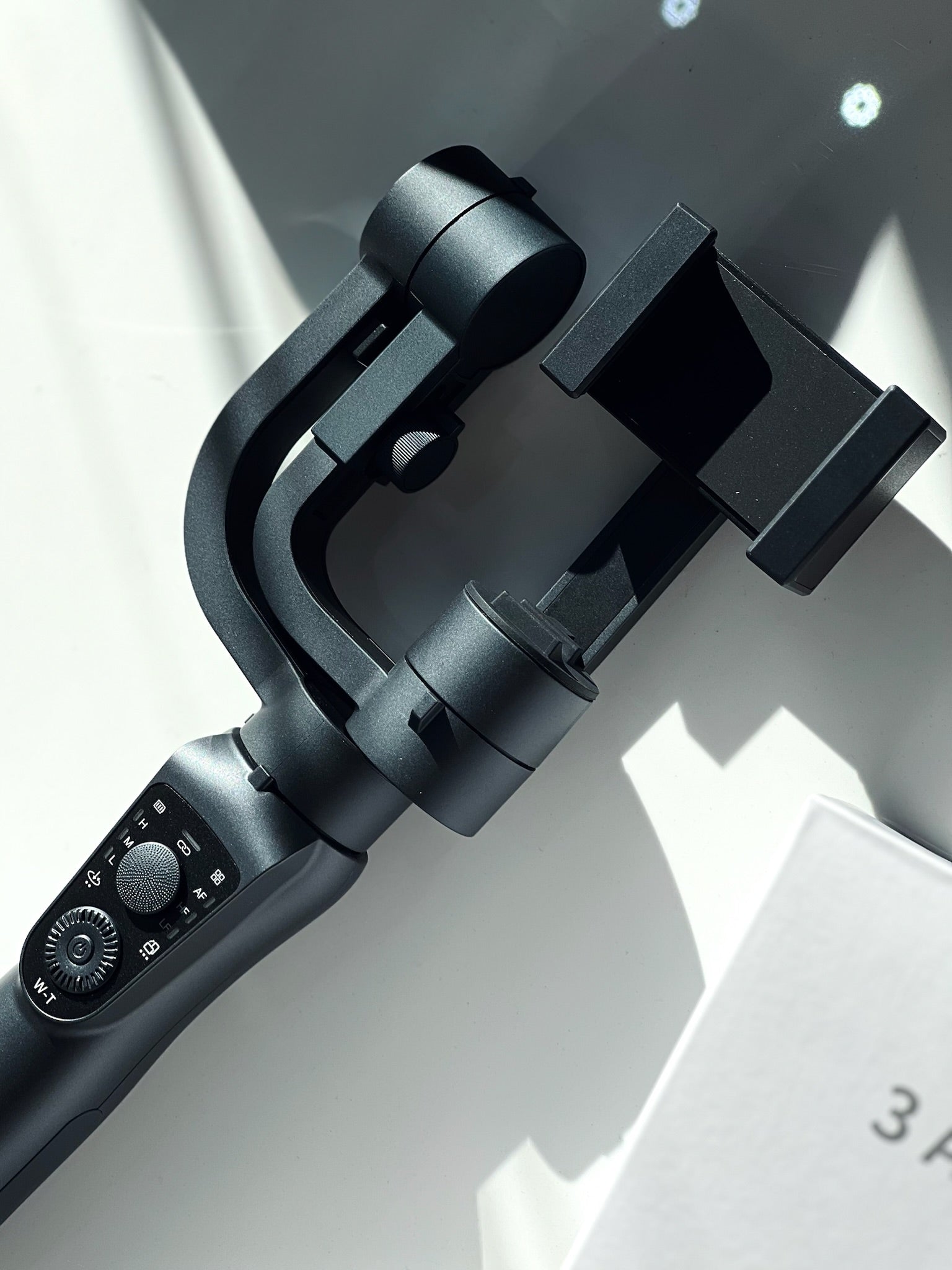 GIMBAL ESTABILIZADOR INTELIGENTE PARA CELULAR