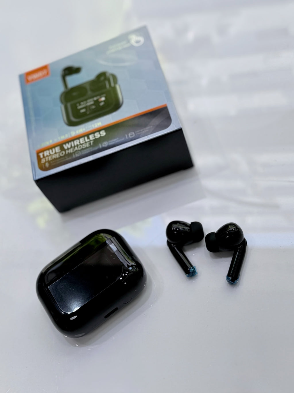 AURICULARES BLUETOOTH CON PANTALLA Y CANCELACION YW07