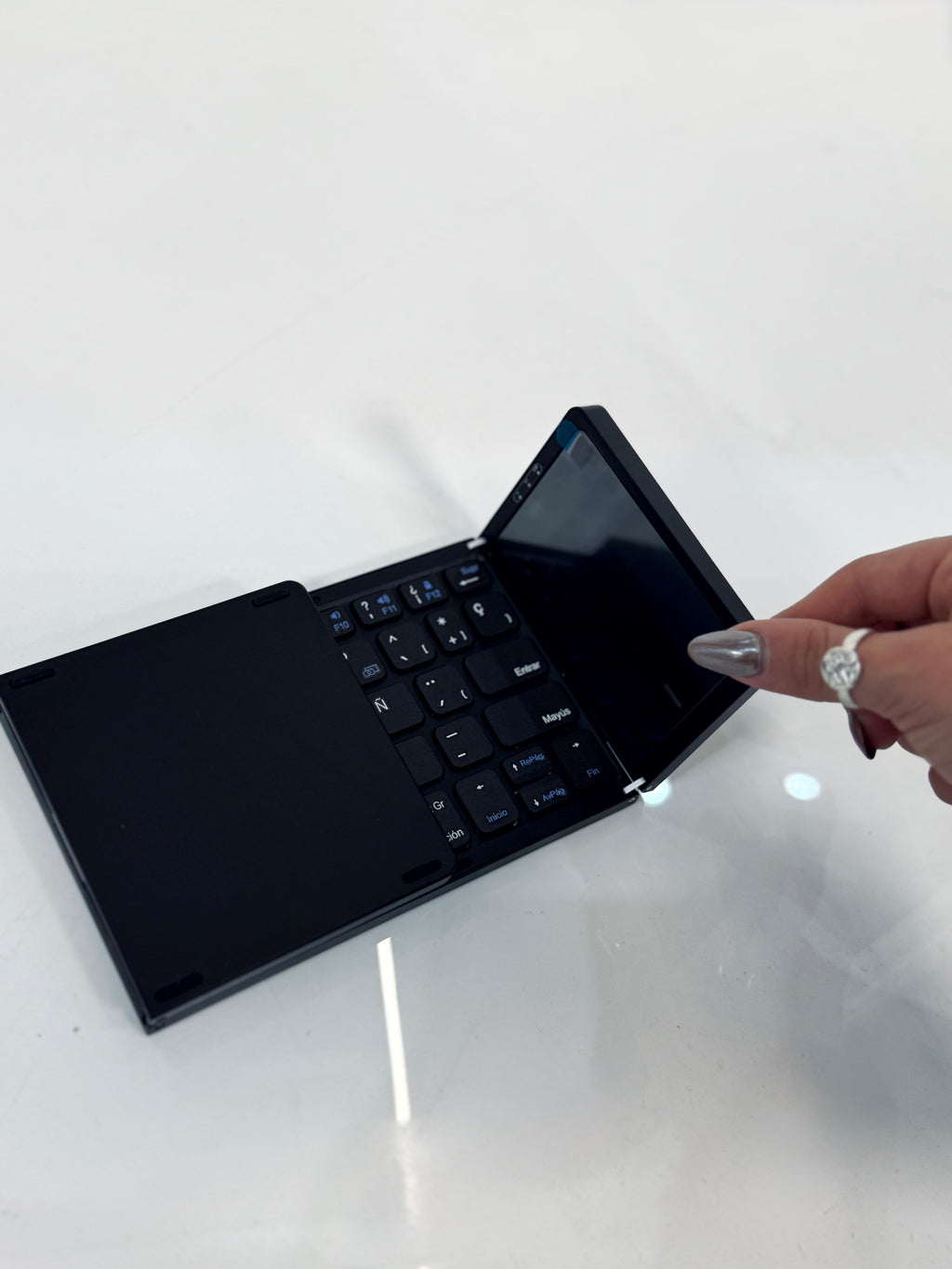 KLIP XTREME TECLADO PLEGABLE CON TOUCHPAD FLEXPLIT