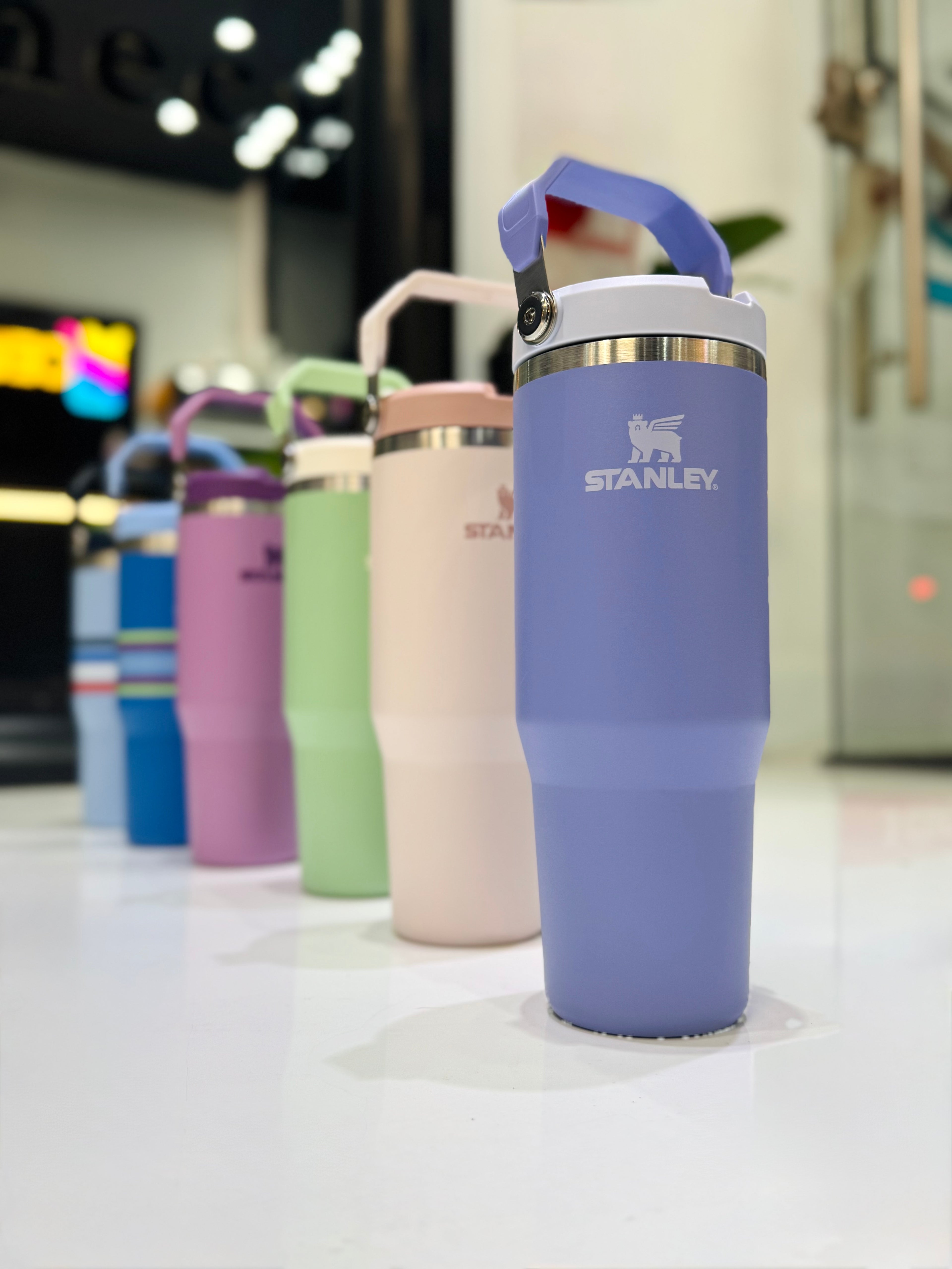 VASO STANLEY FLIP STRAW TUMBLER 0.88L