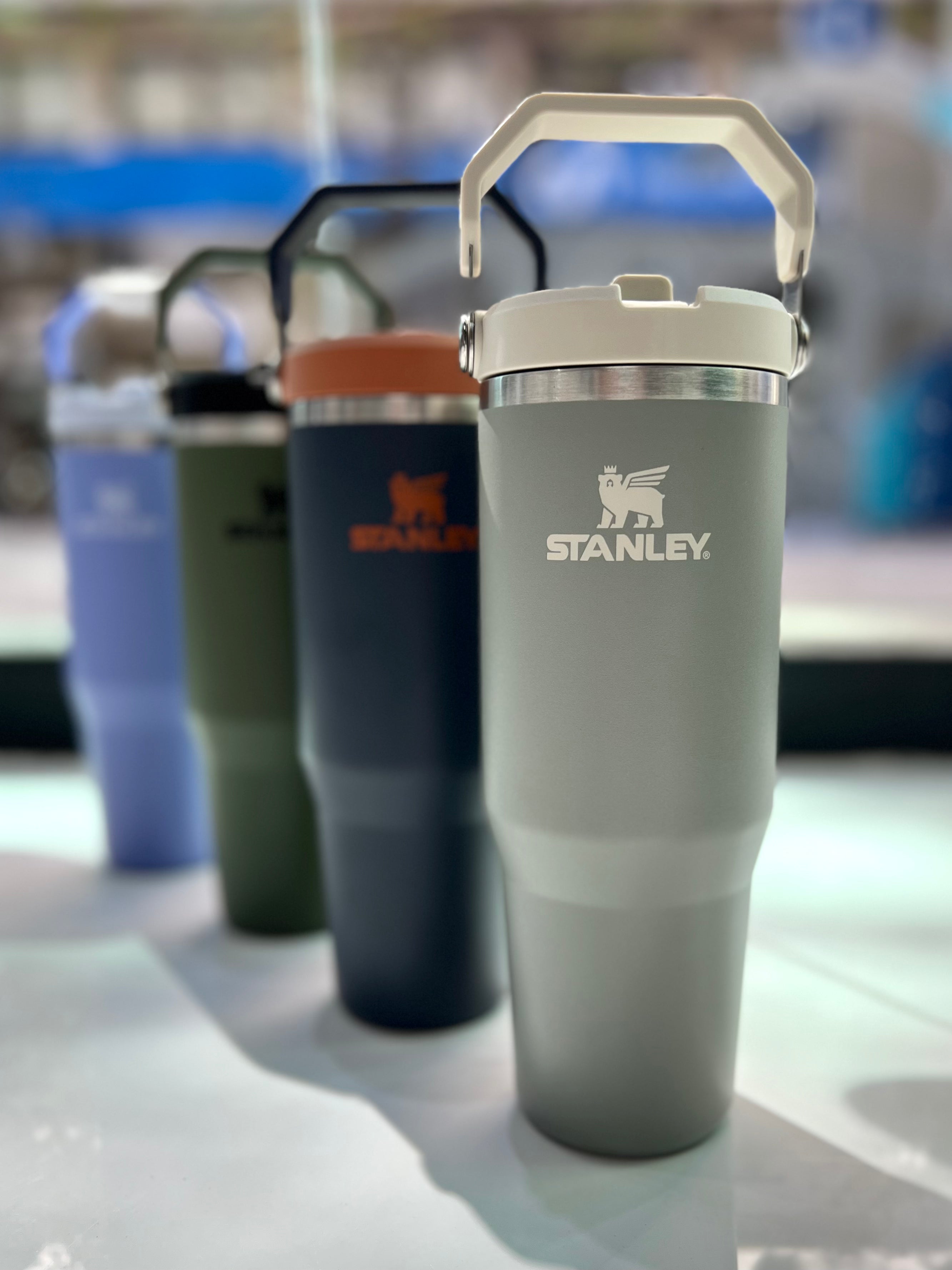 VASO STANLEY FLIP STRAW TUMBLER 0.88L