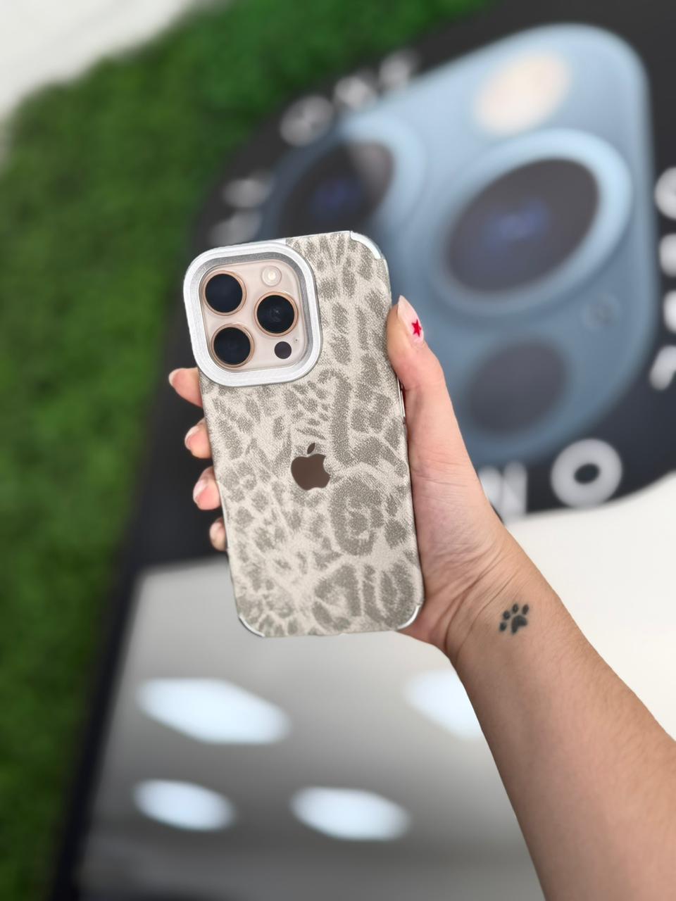 FUNDA ANIMAL PRINT CON LOGO