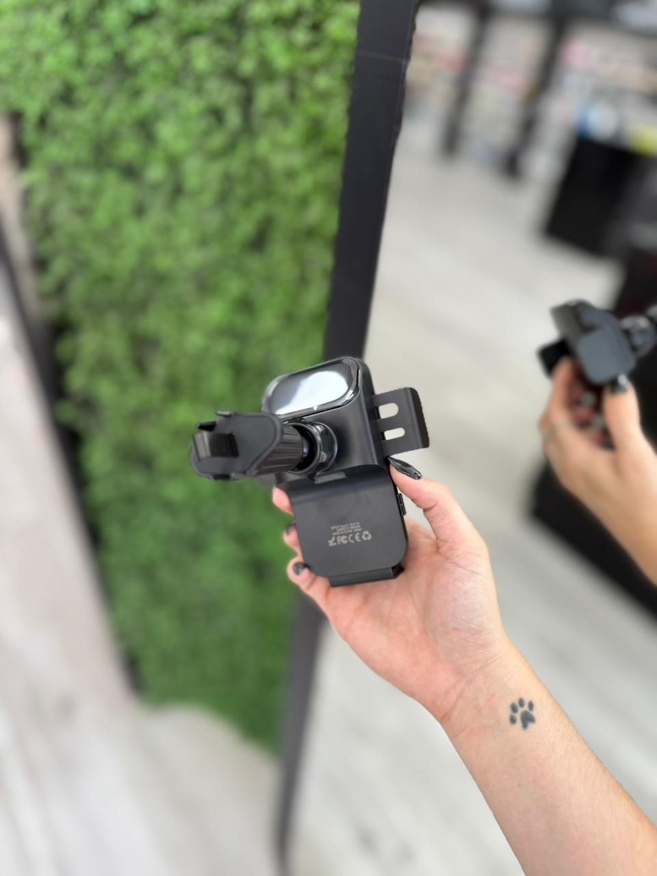 SOPORTE AUTO CARGA SOLAR AGARRE VENTILACION