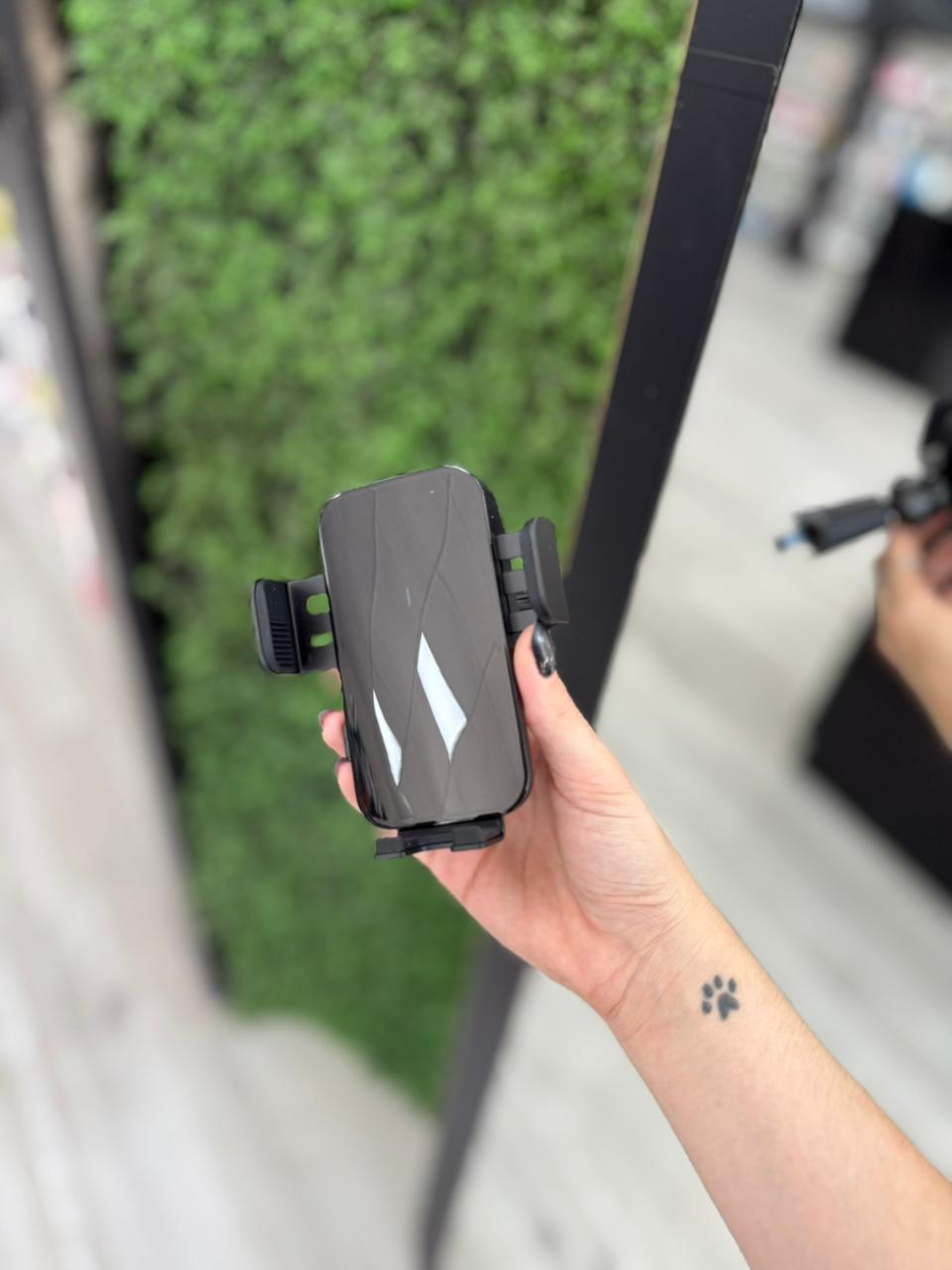 SOPORTE AUTO CARGA SOLAR AGARRE VENTILACION