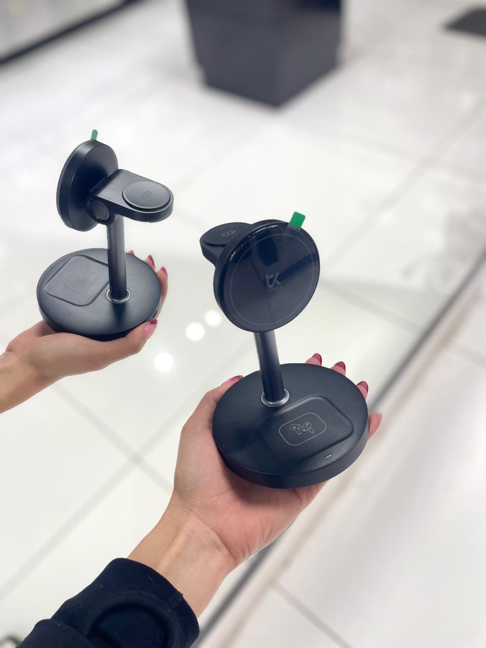 Base de Carga Inalámbrica TEEKY 3 en 1 para Celular, Smartwatch y Auriculares