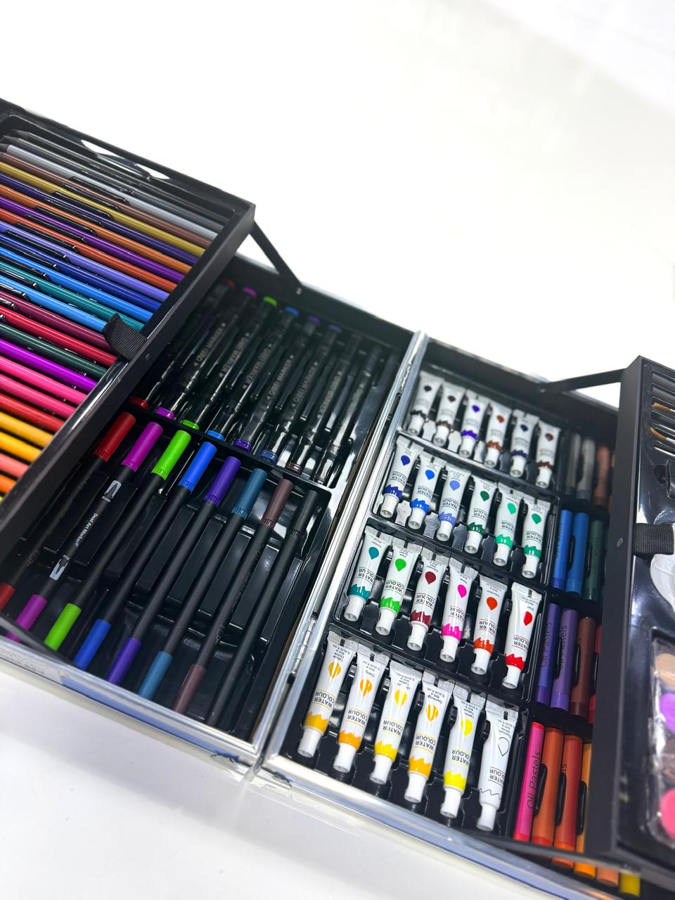 MALETIN SET ARTE 145 PIEZAS